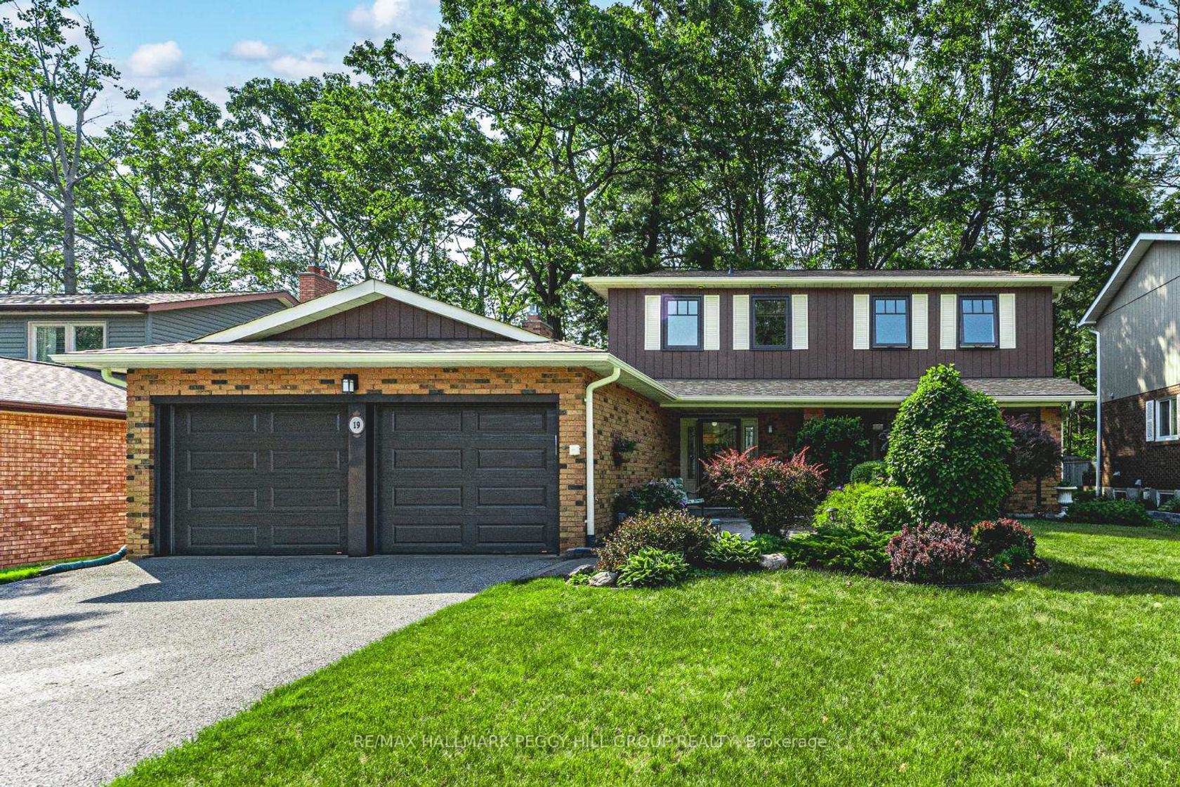 19 Oakridge Drive, Sunnidale, Barrie photo number 2 19 Oakridge Drive, Sunnidale, Barrie photo number 2