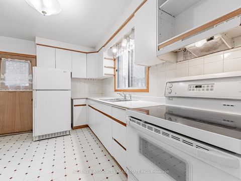 Photo 19 at 796 Davenport Road, Wychwood, Toronto