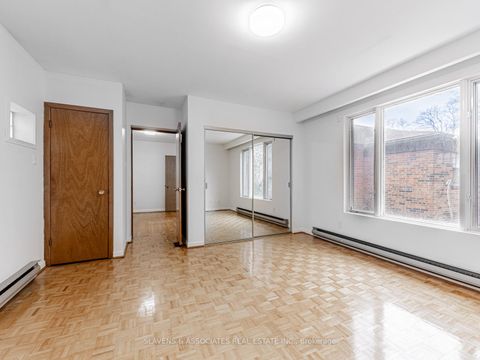 Photo 29 at 796 Davenport Road, Wychwood, Toronto