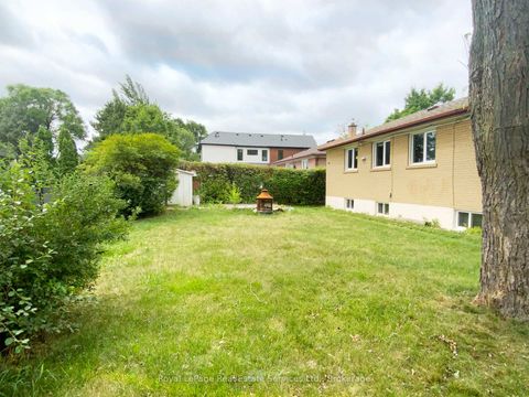 Photo 5 at 2072 Bridge Road, WO West, Oakville