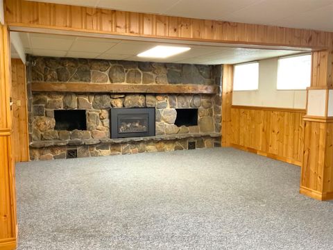 Photo 15 at 2072 Bridge Road, WO West, Oakville