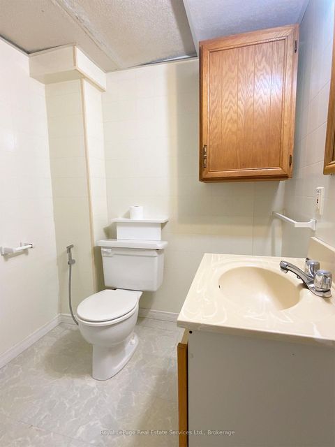 Photo 20 at 2072 Bridge Road, WO West, Oakville