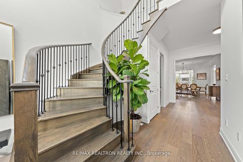 Photo 6 at 92 Chaiwood Court, Patterson, Vaughan