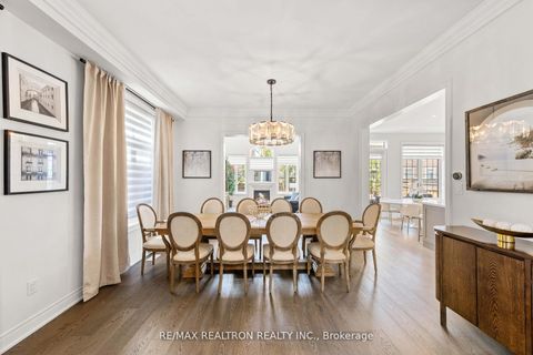 Photo 9 at 92 Chaiwood Court, Patterson, Vaughan