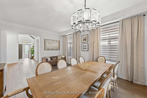 Photo 10 at 92 Chaiwood Court, Patterson, Vaughan