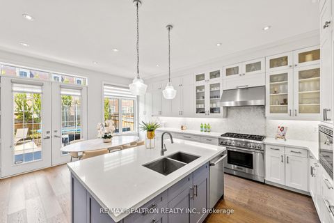 Photo 14 at 92 Chaiwood Court, Patterson, Vaughan