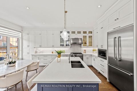 Photo 15 at 92 Chaiwood Court, Patterson, Vaughan