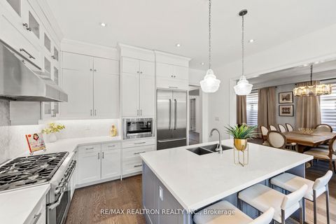 Photo 17 at 92 Chaiwood Court, Patterson, Vaughan