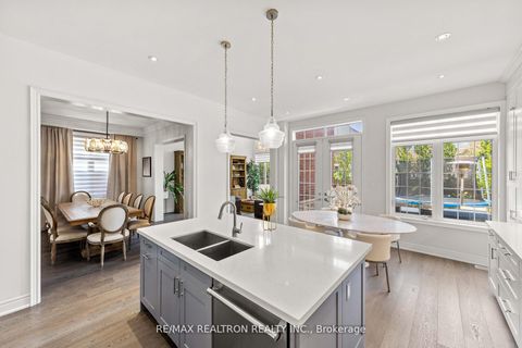 Photo 18 at 92 Chaiwood Court, Patterson, Vaughan