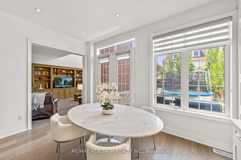 Photo 19 at 92 Chaiwood Court, Patterson, Vaughan