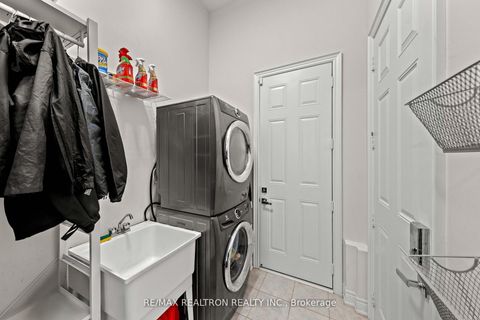 Photo 25 at 92 Chaiwood Court, Patterson, Vaughan