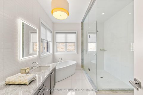 Photo 30 at 92 Chaiwood Court, Patterson, Vaughan