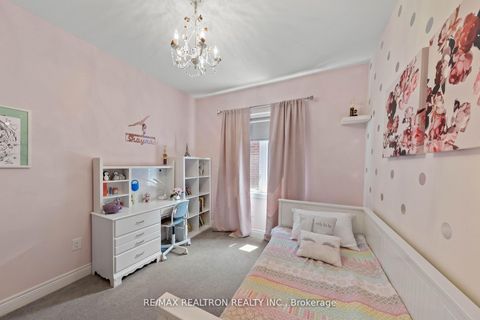 Photo 38 at 92 Chaiwood Court, Patterson, Vaughan