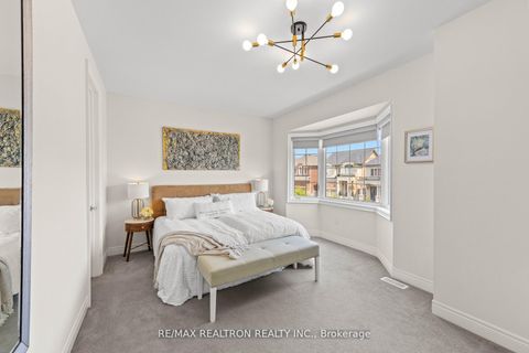 Photo 40 at 92 Chaiwood Court, Patterson, Vaughan