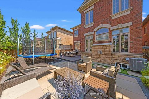 Photo 42 at 92 Chaiwood Court, Patterson, Vaughan