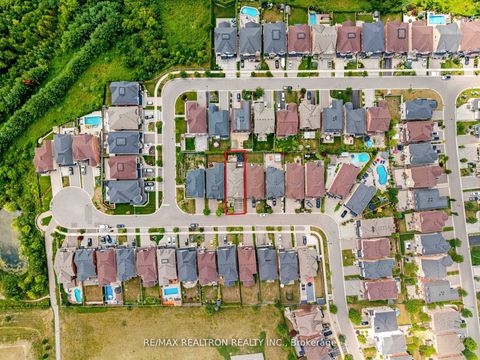 Photo 49 at 92 Chaiwood Court, Patterson, Vaughan