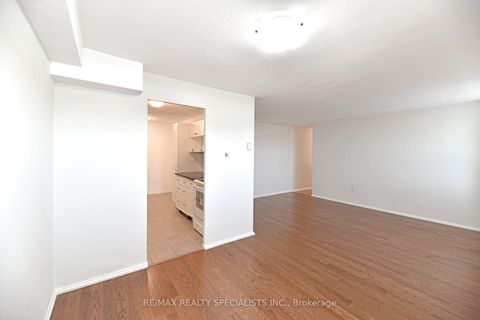 Photo 8 at 1601 - 270 Palmdale Drive, Sullivan, Toronto