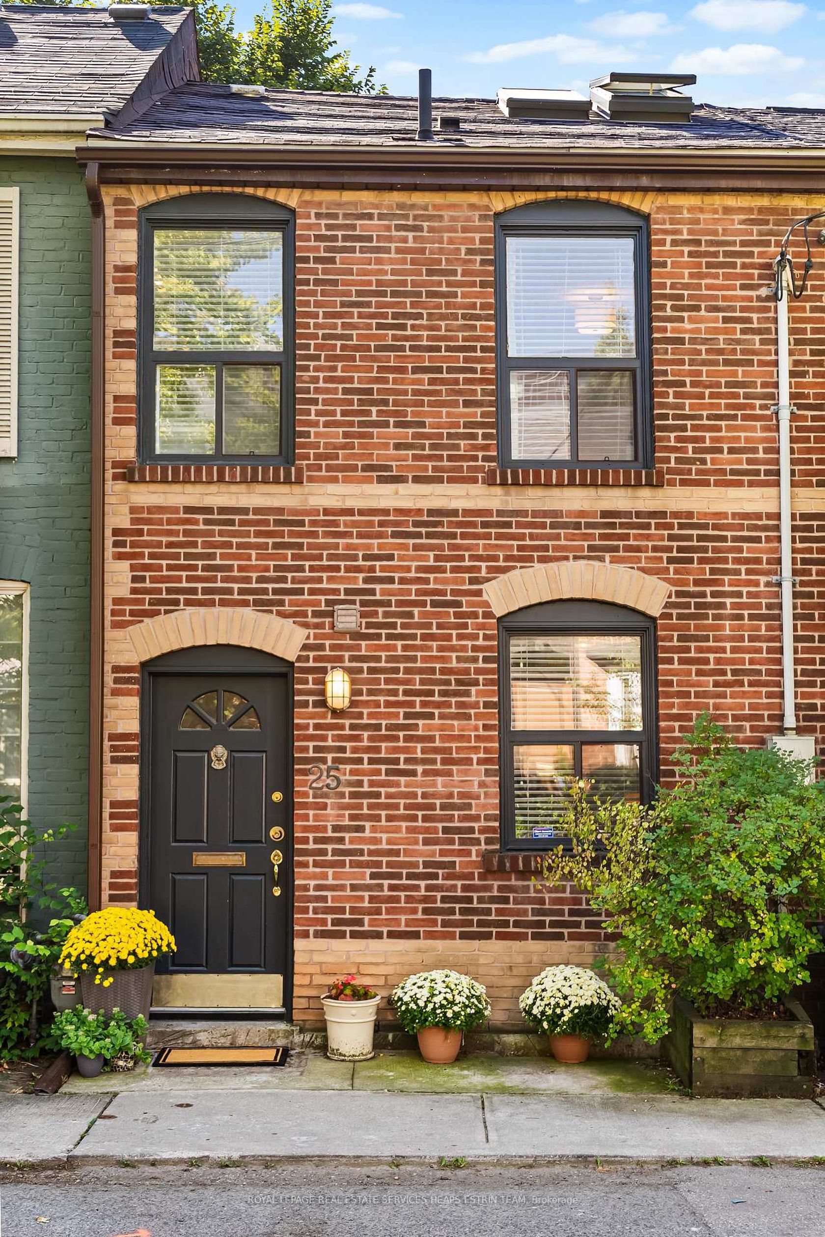25 Bishop Street, Annex, Toronto 