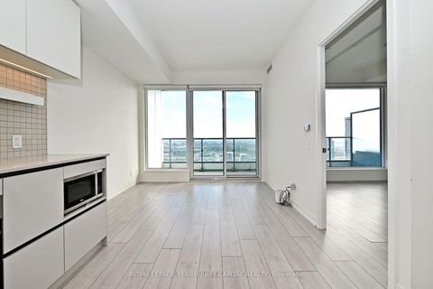 Photo 11 at 4808 - 5 Buttermill Avenue, Vaughan Corporate Centre, Vaughan