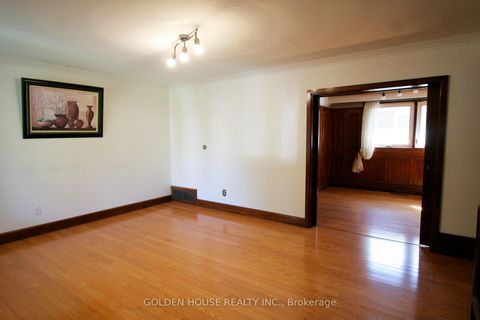 Photo 2 at 260 Moore Park Avenue, Newtonbrook West, Toronto