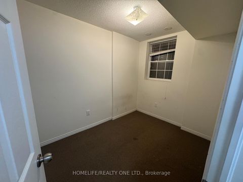 Photo 18 at 15 - 29 Island Road, West Hill, Toronto