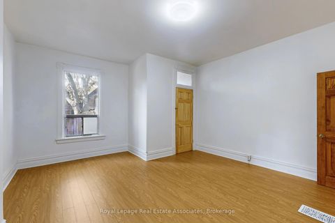 Photo 19 at 143 Seaton Street, Moss Park, Toronto