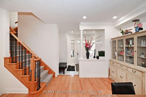 Photo 14 at 100 Kingsbridge Circle, Beverley Glen, Vaughan