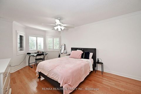 Photo 25 at 100 Kingsbridge Circle, Beverley Glen, Vaughan Photo 25 at 100 Kingsbridge Circle, Beverley Glen, Vaughan