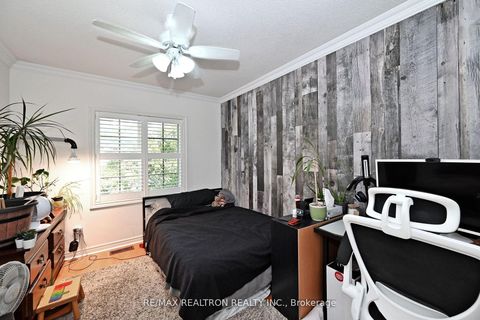 Photo 31 at 100 Kingsbridge Circle, Beverley Glen, Vaughan