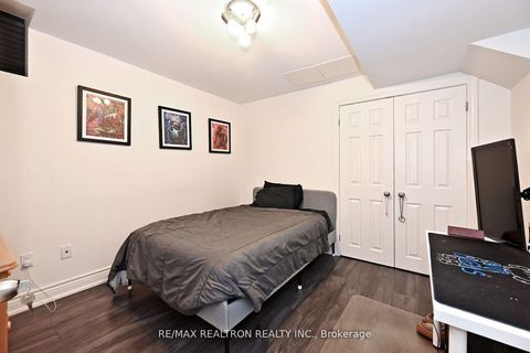 Photo 36 at 100 Kingsbridge Circle, Beverley Glen, Vaughan Photo 36 at 100 Kingsbridge Circle, Beverley Glen, Vaughan