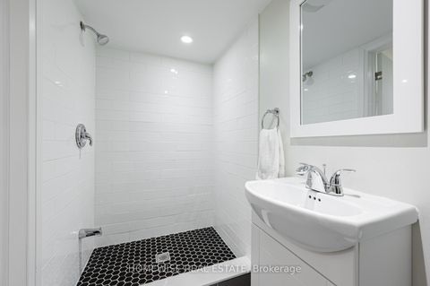 Photo 31 at 17 Earnscliffe Road, Oakwood Village, Toronto