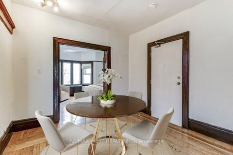 Photo 6 at 413 Parkside Drive, Swansea, Toronto