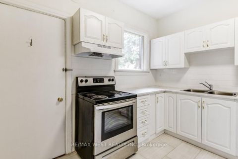 Photo 12 at 413 Parkside Drive, Swansea, Toronto