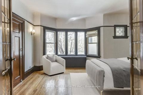 Photo 17 at 413 Parkside Drive, Swansea, Toronto