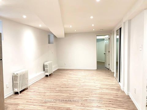 Photo 21 at 413 Parkside Drive, Swansea, Toronto