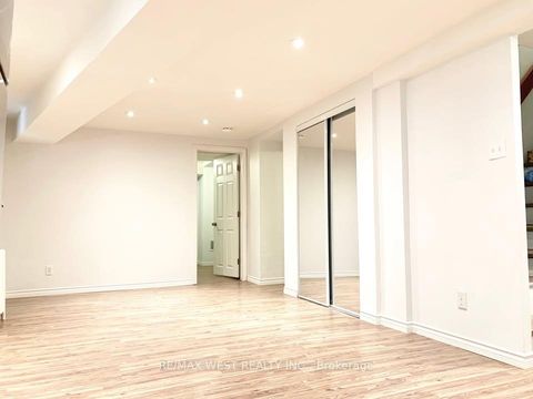 Photo 22 at 413 Parkside Drive, Swansea, Toronto