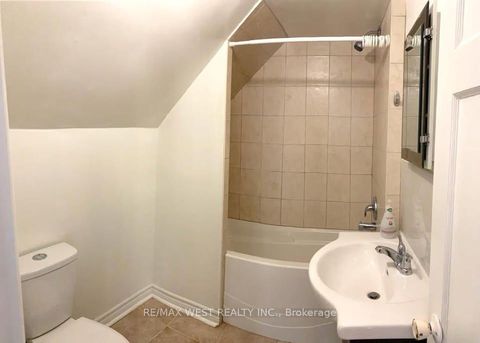 Photo 25 at 413 Parkside Drive, Swansea, Toronto
