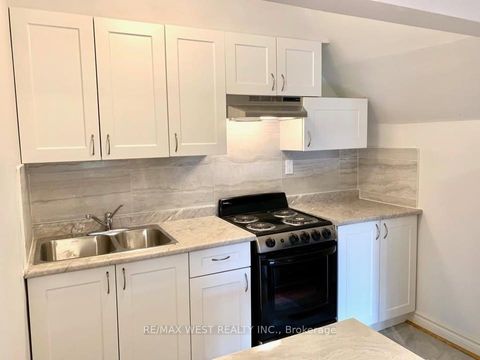 Photo 27 at 413 Parkside Drive, Swansea, Toronto