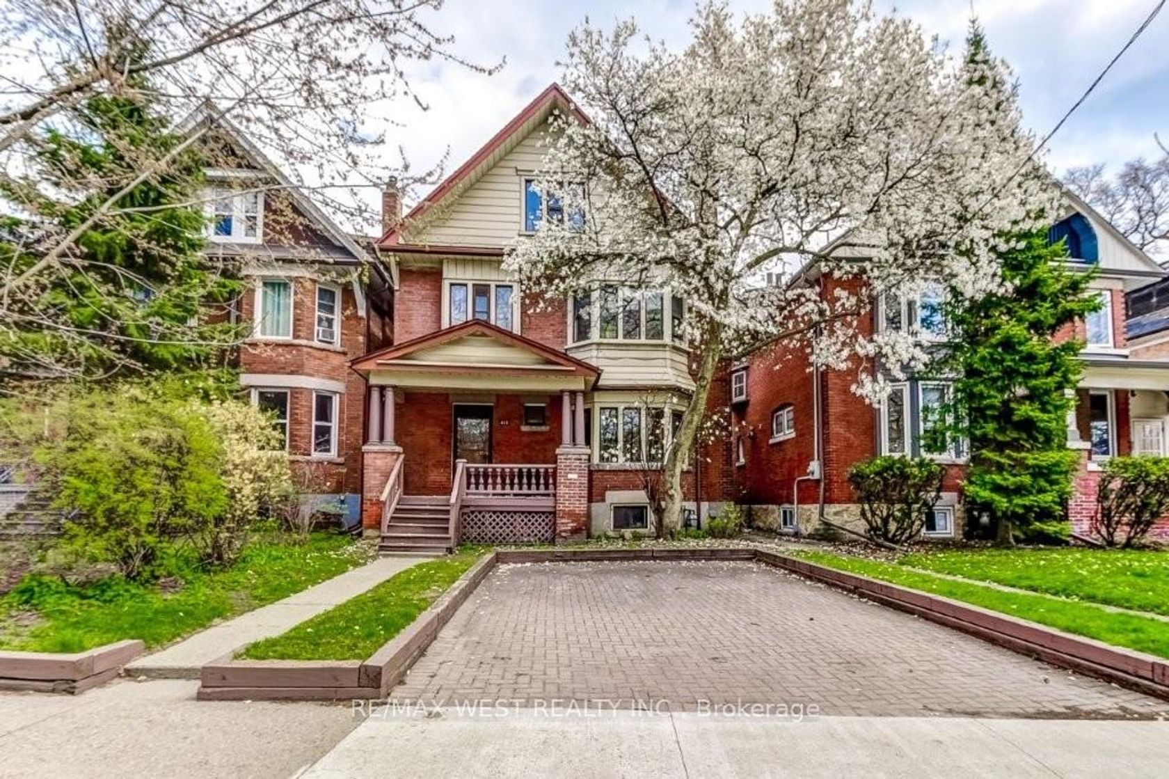 413 Parkside Drive, Swansea, Toronto 