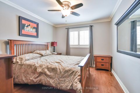 Photo 19 at 38 Camelot Square, Shore, Barrie