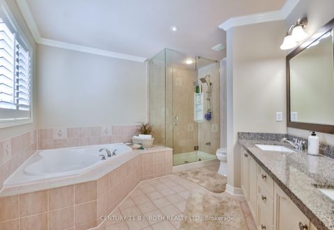 Photo 24 at 38 Camelot Square, Shore, Barrie