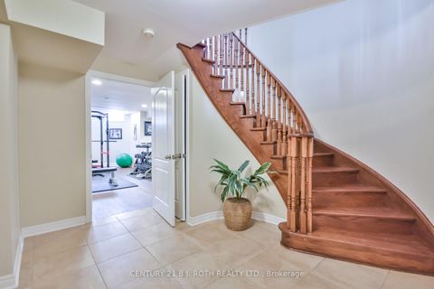 Photo 30 at 38 Camelot Square, Shore, Barrie