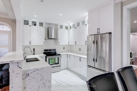 Photo 10 at 238 Wardlaw Place, Vellore Village, Vaughan Photo 10 at 238 Wardlaw Place, Vellore Village, Vaughan