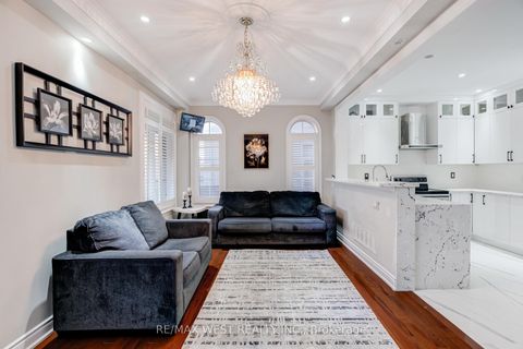 Photo 13 at 238 Wardlaw Place, Vellore Village, Vaughan