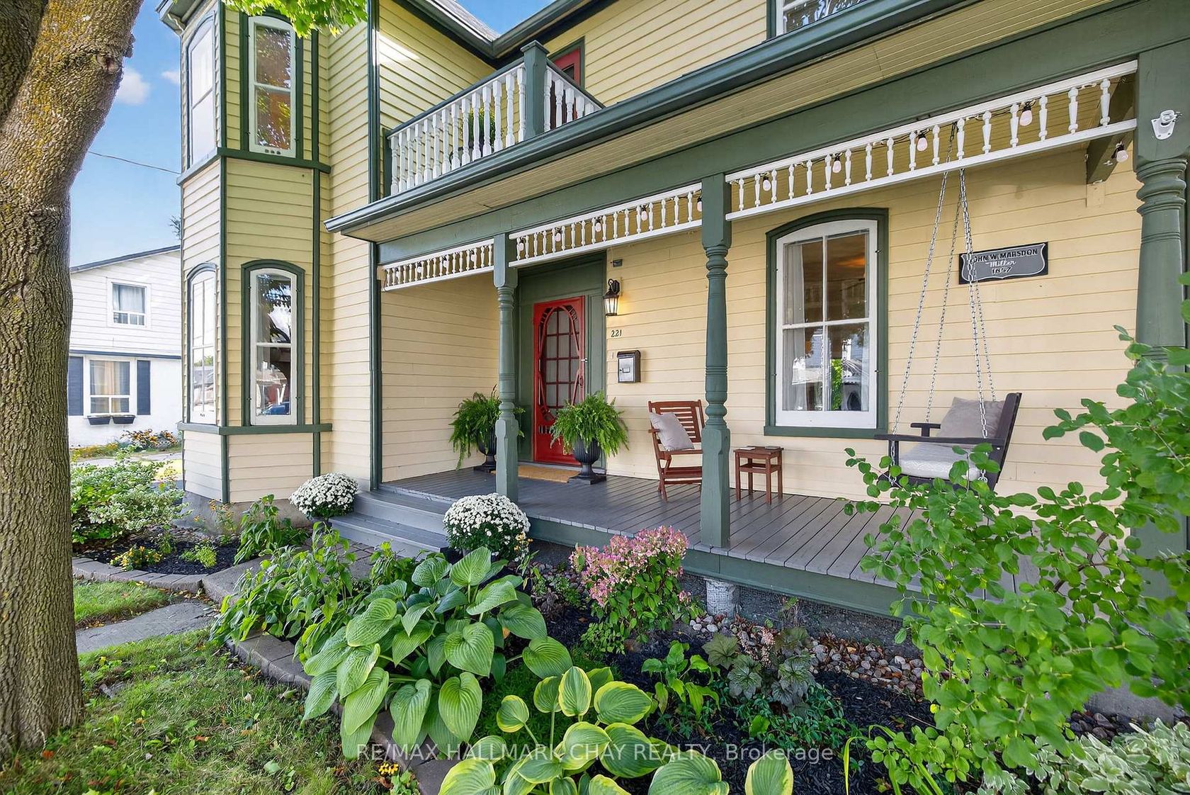 221 Prospect Street, Central Newmarket, Newmarket photo number 2