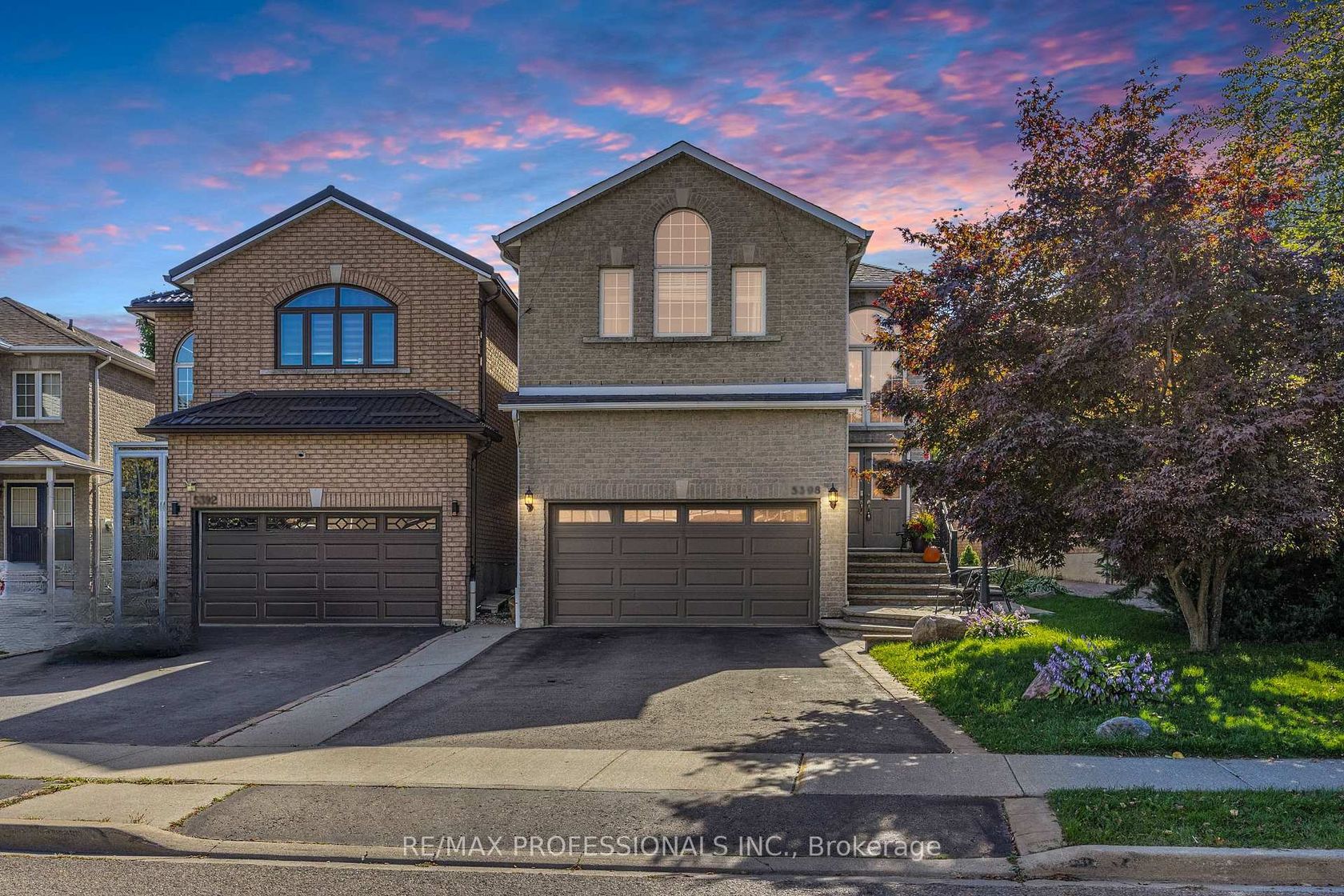 5398 Anvil Lane, Hurontario, Mississauga by Loree Meneguzzi Real Estate 5398 Anvil Lane, Hurontario, Mississauga