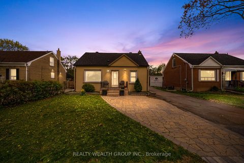 Photo 0 at 17 Haymarket Road, CFB, Toronto Photo 0 at 17 Haymarket Road, CFB, Toronto