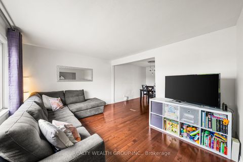 Photo 4 at 17 Haymarket Road, CFB, Toronto