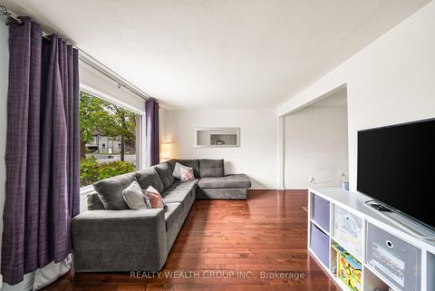 Photo 9 at 17 Haymarket Road, CFB, Toronto