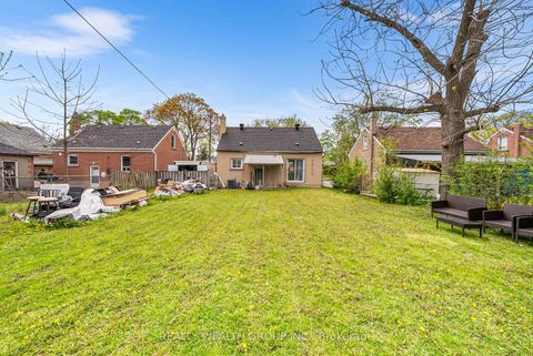 Photo 30 at 17 Haymarket Road, CFB, Toronto Photo 30 at 17 Haymarket Road, CFB, Toronto